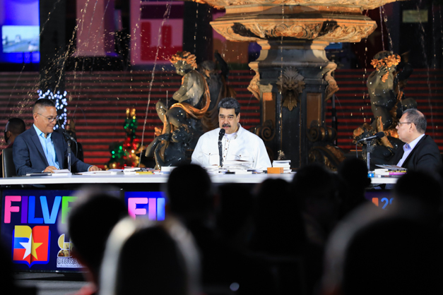 Presidente Maduro: “La Venezuela que resiste el bloqueo está editando libros”