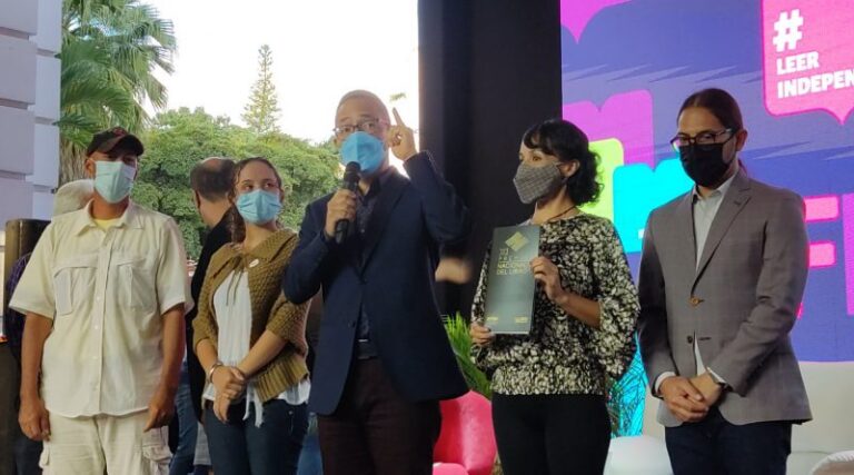 Entregaron galardones del XI Premio Nacional del Libro durante 17ª Filven