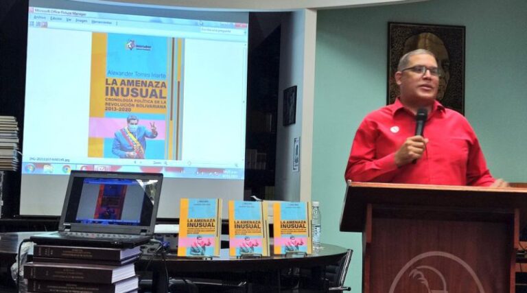 Libro “Una amenaza inusual” cuenta la cronología política de la Venezuela bloqueada