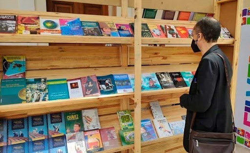 Reflexiones sobre el libro impreso, el libro digitalizado y el libro digital